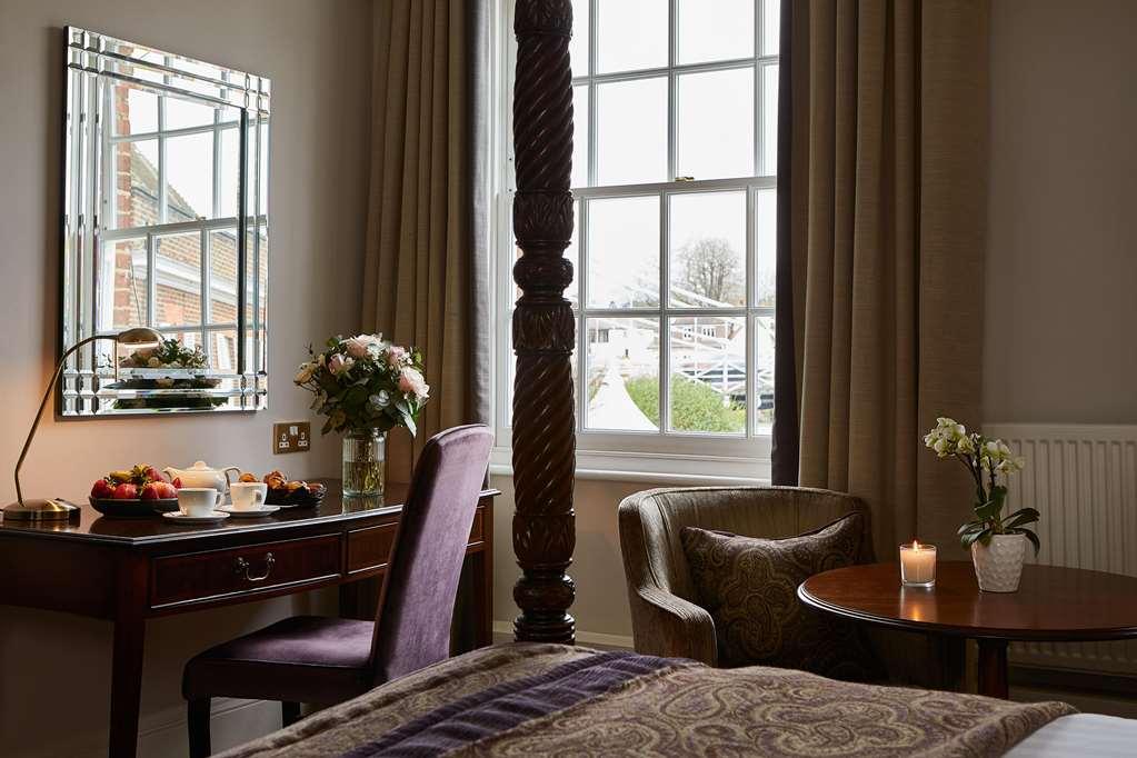 Hotel Macdonald Compleat Angler Marlow  Zimmer foto